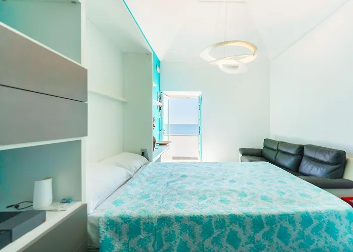 Casa Raiffone アパート プロチーダ